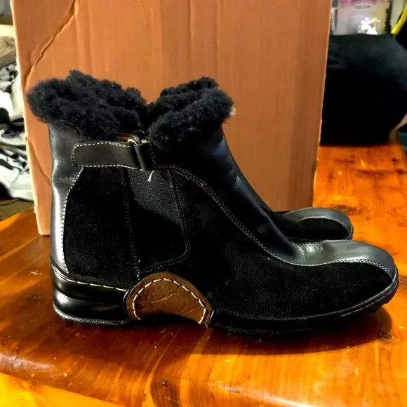 Sofft Leather Short Winter Boot - Picture 1 of 7